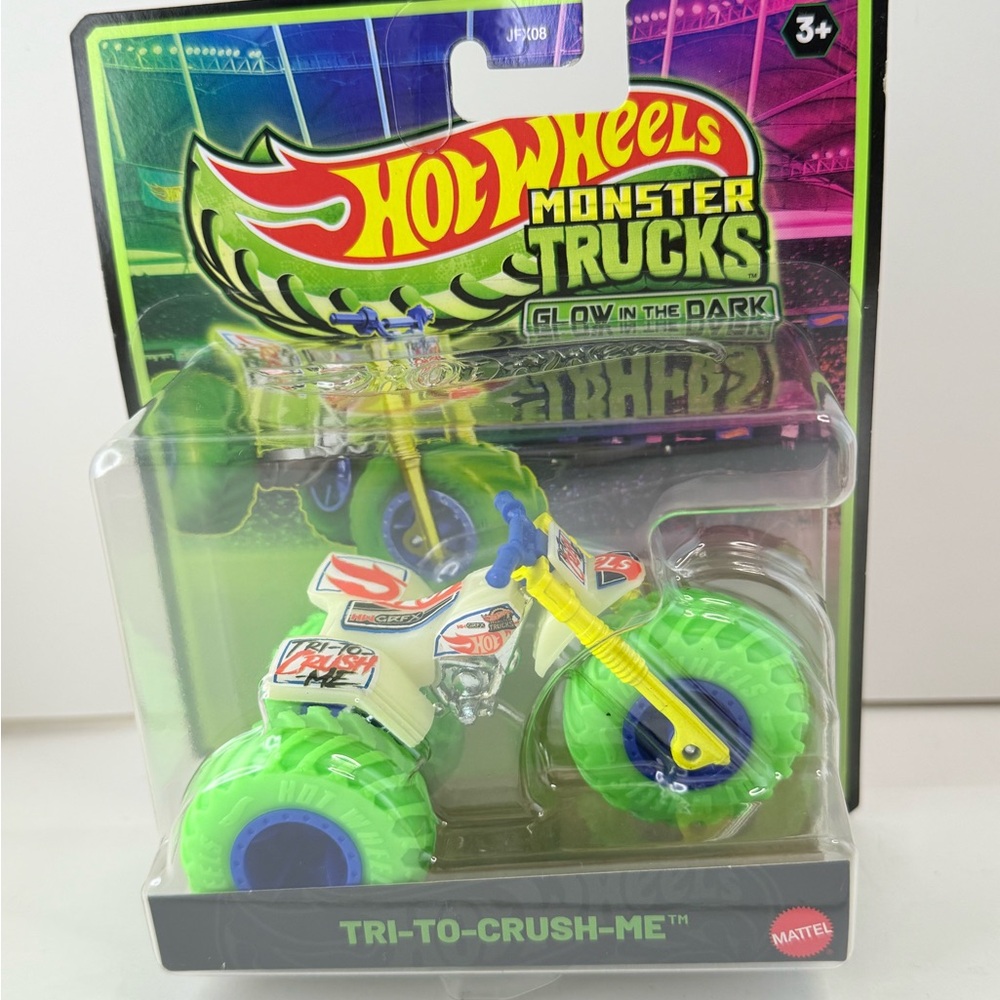 Monster Trucks Glow in the Dark - Tri-To-Crush-Me